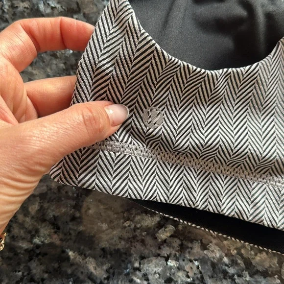 Lululemon All Sport Bra Giant Herringbone Size 8 - Picture 3 of 4